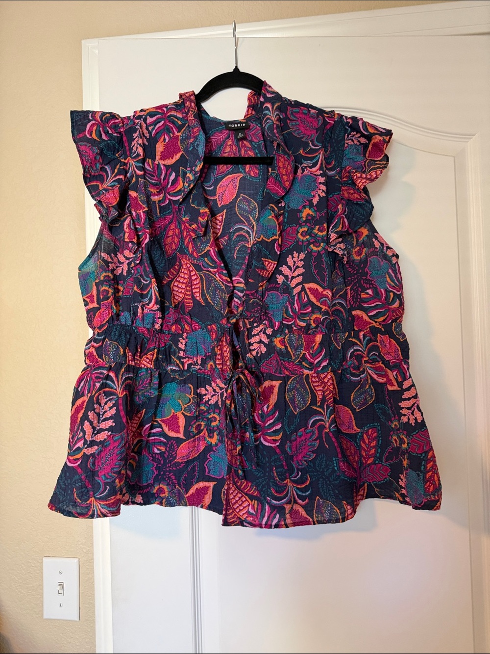 Torrid Colorful Floral Ruffle Sleeve Blouse - Navy, Pink & Teal size 0